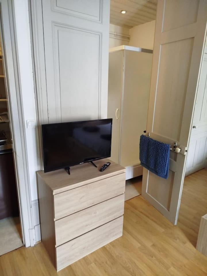 Le Carnot 2 Apartment เบอซองซง ภายนอก รูปภาพ